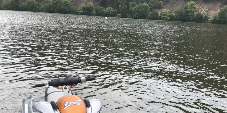 Až hodina jízdy na hbitém vodním skútru Sea Doo RXP 255 pro 1 osobu