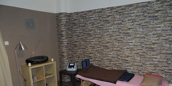 Masáž lávovými kameny, kraniosakrální terapie nebo kineziologie