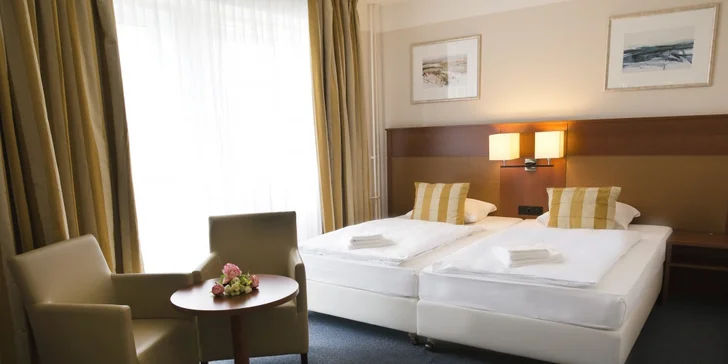 Karlovy Vary pro dva: elegantní 3* hotel se snídaní a vstupem do lázní či masáží