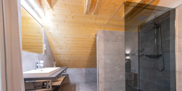 Nachystané budete mít ručníky (romantický podkrovní apartmán).