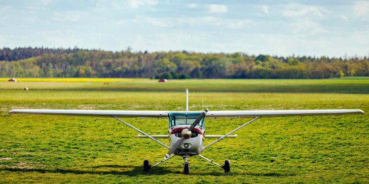 Seznamovací let v letadle Cessna: 25 minut ve vzduchu včetně pilotování