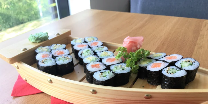 Japonská dobrota: 24, 32 nebo 40 ks sushi i s miso polévkami a saláty