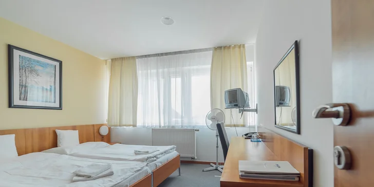 Až 7 dní na úpatí Malých Karpat včetně snídaně a lahve sektu
