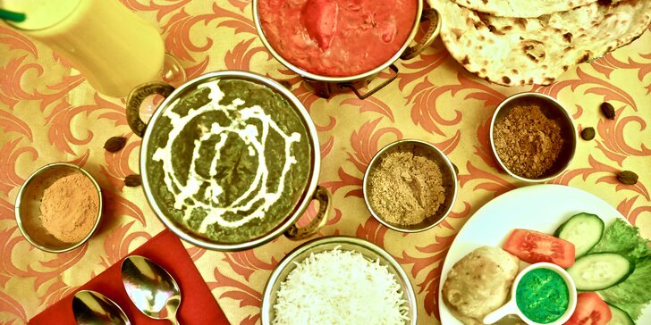 Indické menu pro 2 nebo 4 osoby v restauraci s krásnou zahrádkou