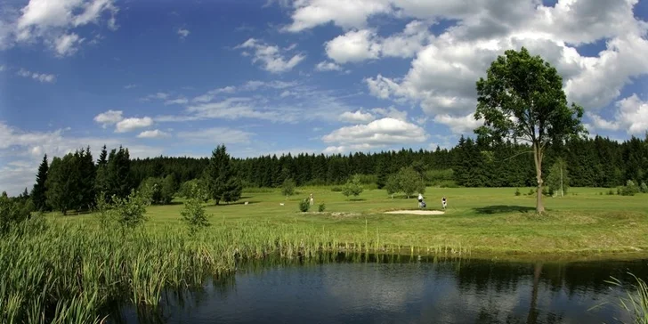 Dva dny nonstop golfu pro 2 v resortu Kořenec u Boskovic na Jižní Moravě, které je znamenitou součástí panensky čisté přírody vynikající i vhodnou členitostí terénu