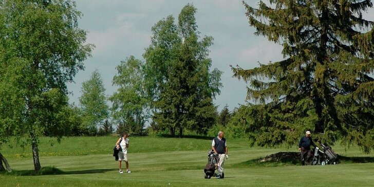 Dva dny nonstop golfu pro 2 v resortu Kořenec u Boskovic na Jižní Moravě, které je znamenitou součástí panensky čisté přírody vynikající i vhodnou členitostí terénu