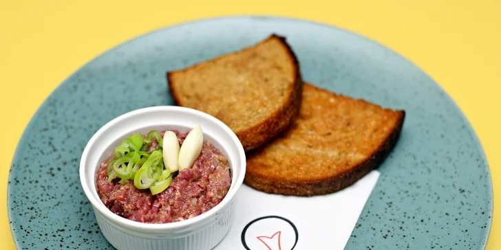 Romantické posezení ve dvou: 4chodové degustační menu jen pár kroků od náplavky