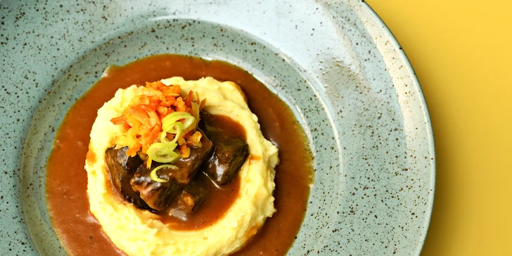 20% sleva na celý sortiment restaurace U Dobré myšlenky: burgery, líčka, řízky i palačinky