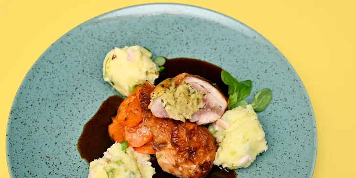 Romantické posezení ve dvou: 4chodové degustační menu jen pár kroků od náplavky