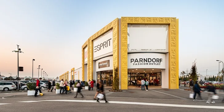 Black Friday: předvánoční nákupy v Berlíně, Drážďanech i outlet centru Parndorf