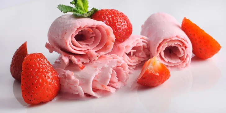 Rolovaná zmrzlina: ingredience podle vašeho výběru a příprava přímo před vámi