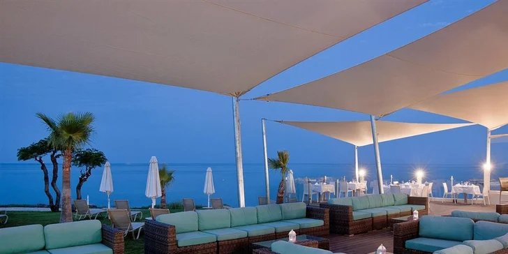 Letecky na krásný jižní Kypr: 10 nebo 11 nocí v hotelu u pláže a s all inclusive