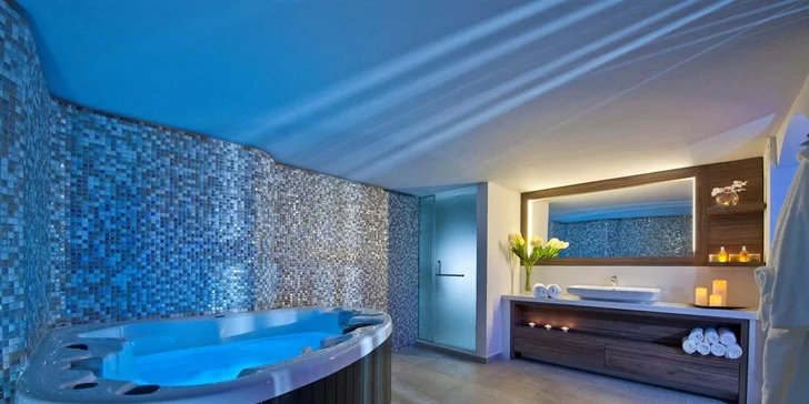 Letecky na krásný jižní Kypr: 10 nebo 11 nocí v hotelu u pláže a s all inclusive