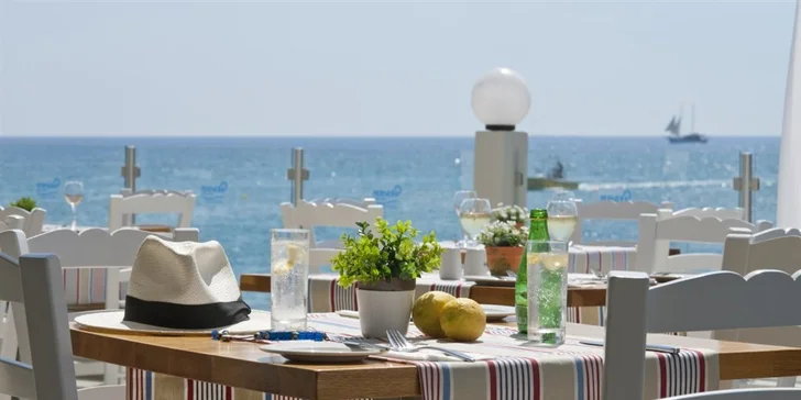 Letecky na krásný jižní Kypr: 10 nebo 11 nocí v hotelu u pláže a s all inclusive