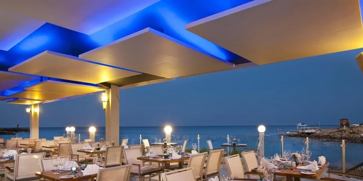 Letecky na krásný jižní Kypr: 10 nebo 11 nocí v hotelu u pláže a s all inclusive
