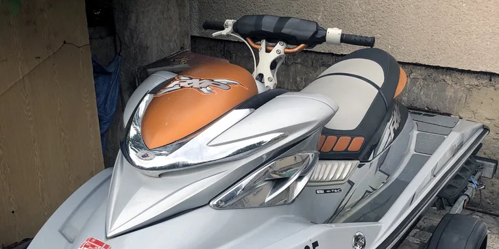 Až hodina jízdy na hbitém vodním skútru Sea Doo RXP 255 pro 1 osobu