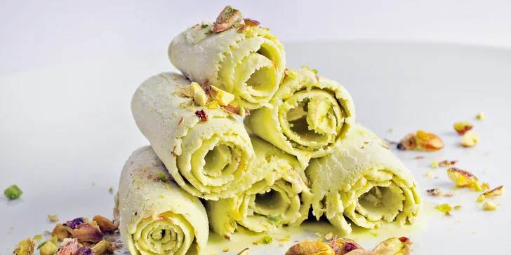 Rolovaná zmrzlina: ingredience podle vašeho výběru a příprava přímo před vámi
