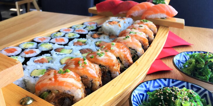 Japonská dobrota: 24, 32 nebo 40 ks sushi i s miso polévkami a saláty