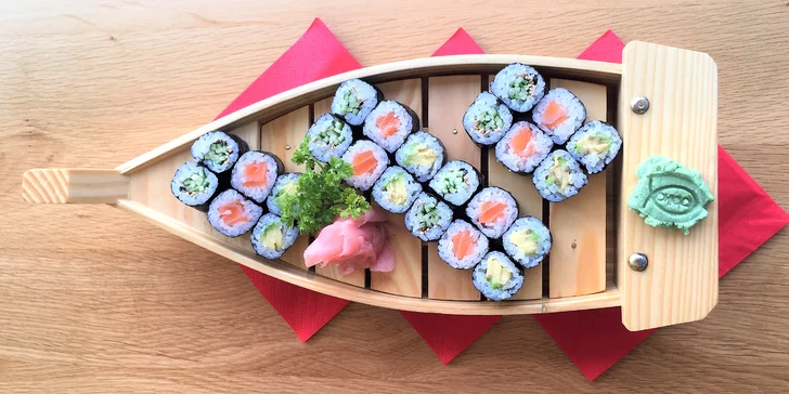 Japonská dobrota: 24, 32 nebo 40 ks sushi i s miso polévkami a saláty