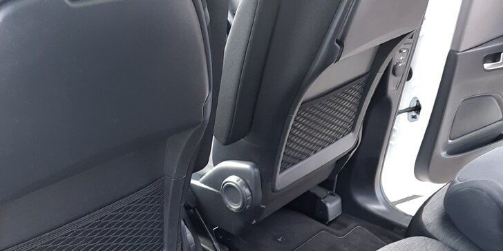 Čištění interiéru vozu: luxování, tepování sedaček i kompletní čištění