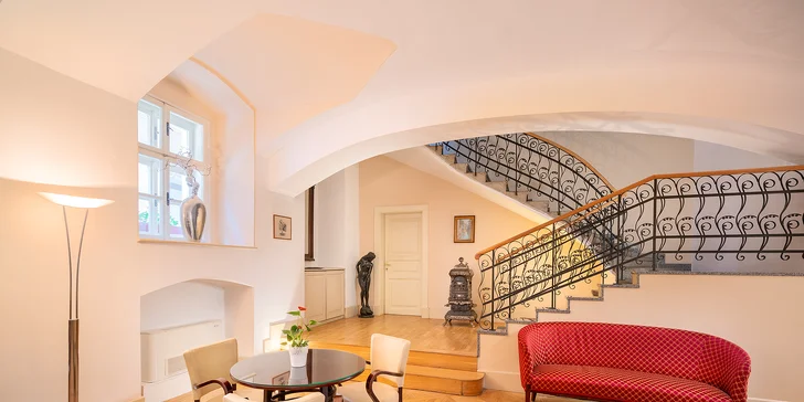 Pobyt v historickém centru Prahy: elegantní hotel se snídaní a plavbou po Vltavě