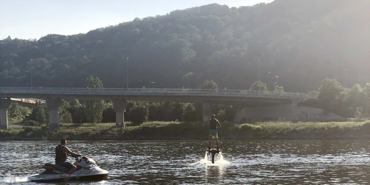 Až hodina jízdy na hbitém vodním skútru Sea Doo RXP 255 pro 1 osobu