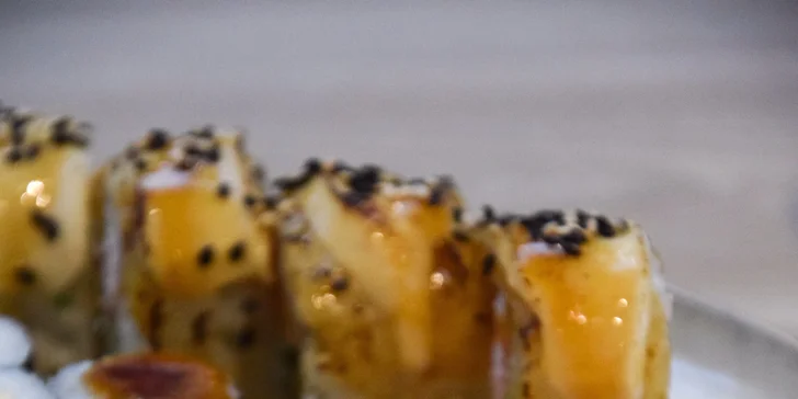 Na sushi do pasáže Alfa: 26 kousků s lososem, krabím krémem i avokádem