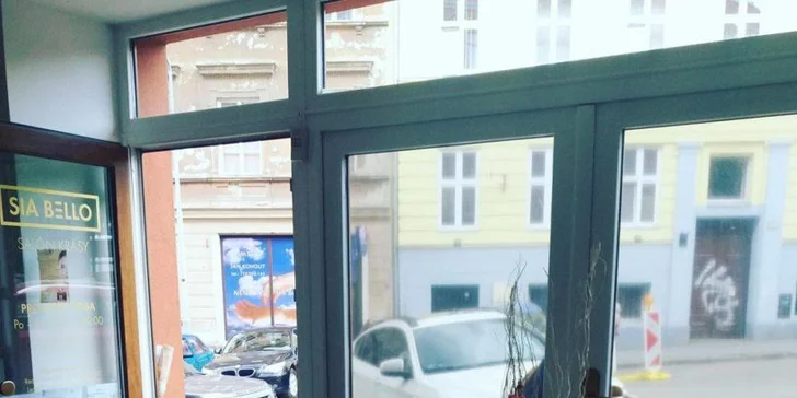 Krásná hned po probuzení: Permanentní makeup obočí metodou shading ombre