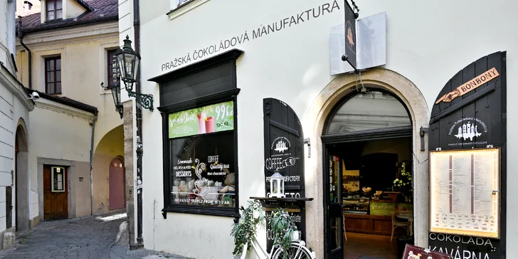 Sladká svačinka: čokoládové fondue s ovocem a marshmallow pro 2 osoby