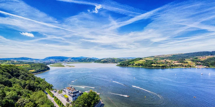 Luxusní pobyt v 5* hotelu u jezera: skvělé jídlo a wellness s výhledem