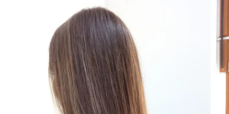 Moderní střih pro pány nebo pro dámy s možností barvení včetně stylingu