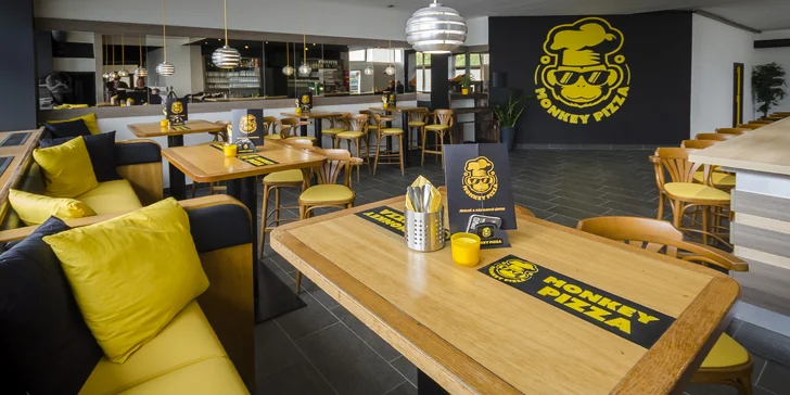 Jedna nebo dvě pizzy podle výběru z devatenácti druhů a řemeslné pivo