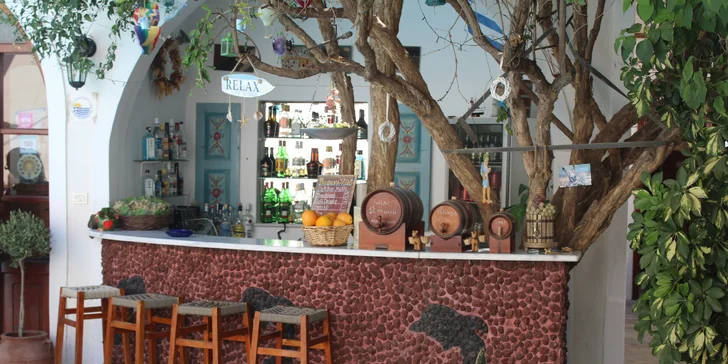 Romantické Řecko: ostrov Santorini letecky, hotel jen 300 m od pláže