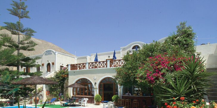 Romantické Řecko: ostrov Santorini letecky, hotel jen 300 m od pláže