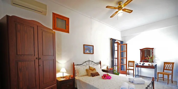 Romantické Řecko: ostrov Santorini letecky, hotel jen 300 m od pláže