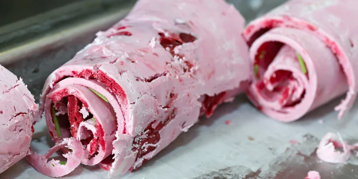 Mňam, to si pochutnáte: rolovaná zmrzlina, milkshake i palačinka dle výběru