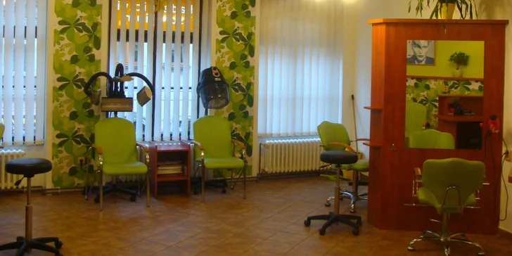Do podzimu s novou hřívou: střih, barvení i melír pro všechny délky vlasů