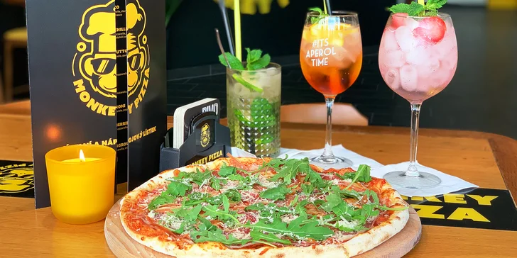 Jedna nebo dvě pizzy podle výběru z devatenácti druhů a řemeslné pivo