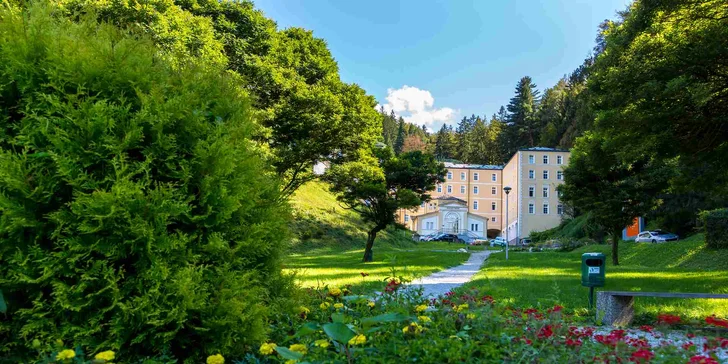 Blahodárný pobyt v lázních: hotel s polopenzí a neomezeným wellness