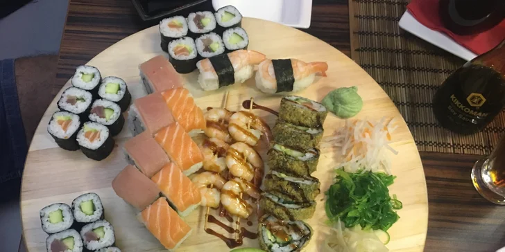 Japonsko v Olomouci: 29 nebo 39 kousků sushi s lososem, krevetami i úhořem