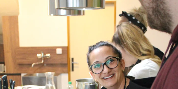 Kurzy vaření dle výběru s Monou z Masterchefa: steaky, burgery i Low Carb