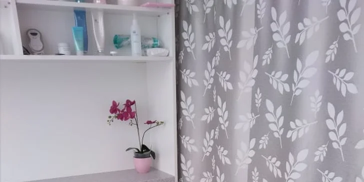 Péče o pleť: Kosmetické balíčky včetně masáže obličeje nebo barvení obočí a řas