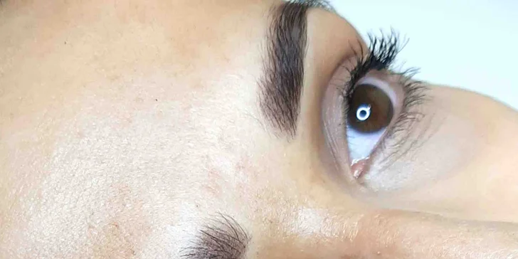 Permanentní make-up obočí nebo očních linek dle výběru