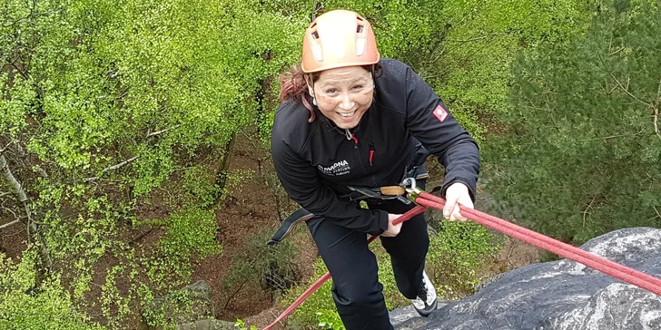 Adrenalinová bomba: slaňování a zipline dráha s instruktorem a zapůjčením vybavení