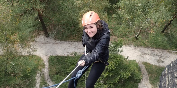Adrenalinová bomba: slaňování a zipline dráha s instruktorem a zapůjčením vybavení