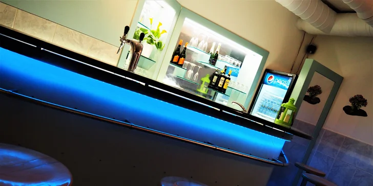 Privátní wellness s lahví prosecca pro pár: 60–90 minut relaxace v naprostém soukromí