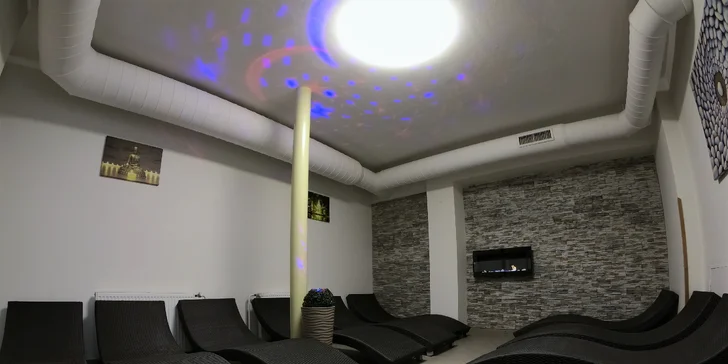 Privátní wellness s lahví prosecca pro pár: 60–90 minut relaxace v naprostém soukromí