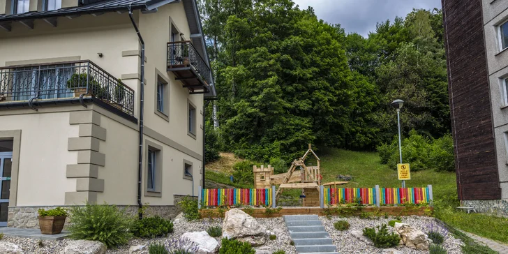 Wellness pobyt v Janských Lázních: snídaně či polopenze, bazén, vířivka i sauna