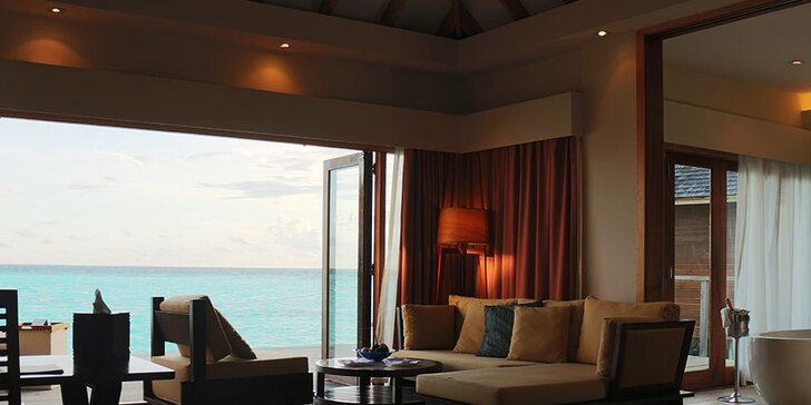 4* exotický resort s odpočinkem na Maledivách: 6–12 nocí, pláž s bílým pískem