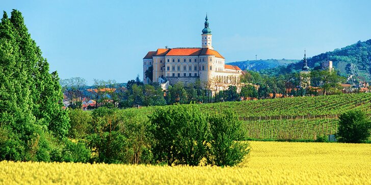 Útěk za vínem a pohodou na jižní Moravu: moravská večeře a bowling v ceně